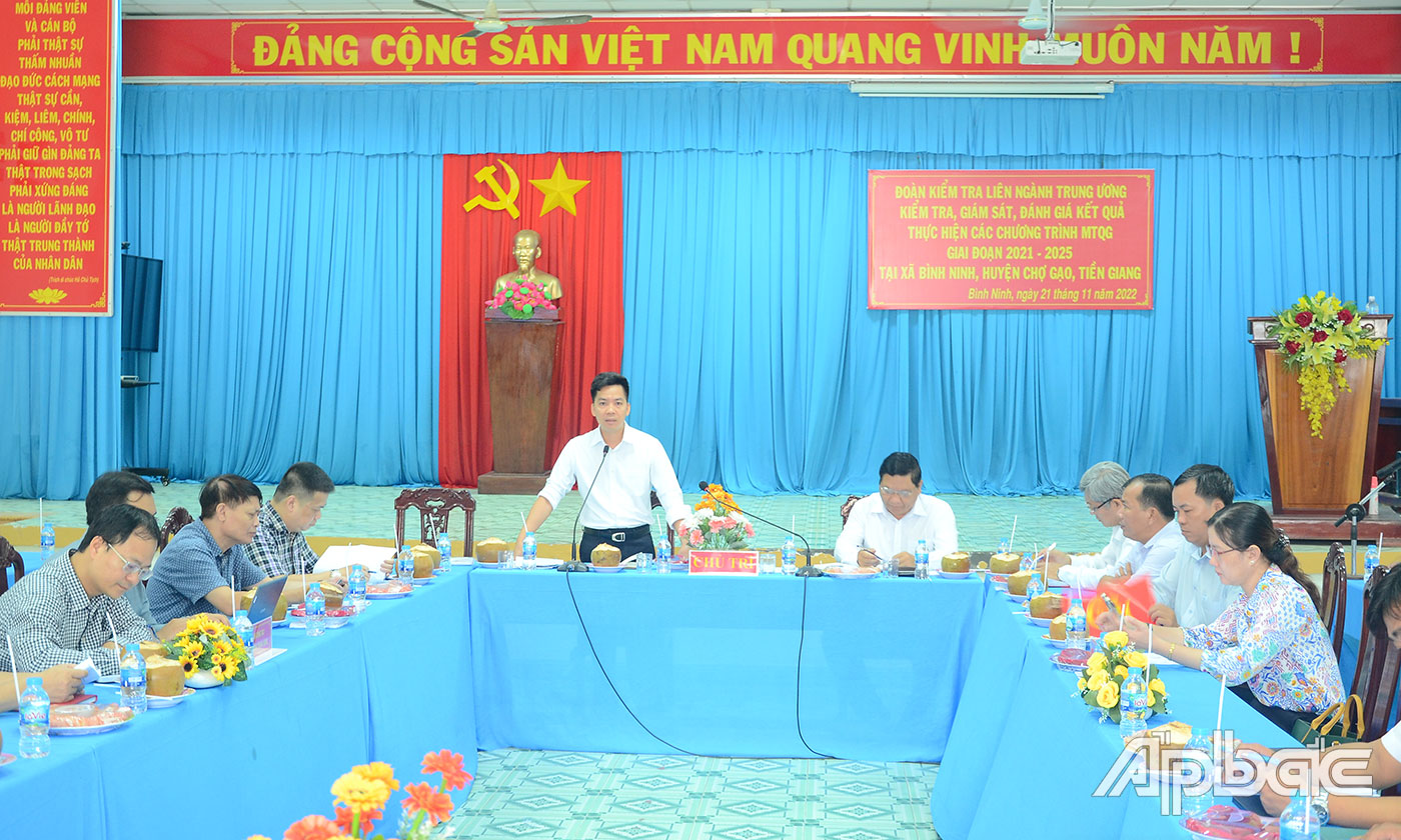 Đồng chí Hà Quang Hưng phát biểu tại buổi làm việc.