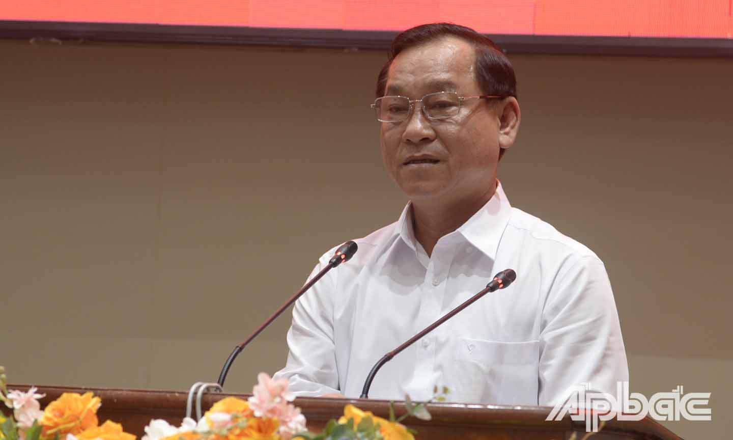 Đồng chí Nguyễn Văn Vĩnh phát biểu tại Hội nghị.
