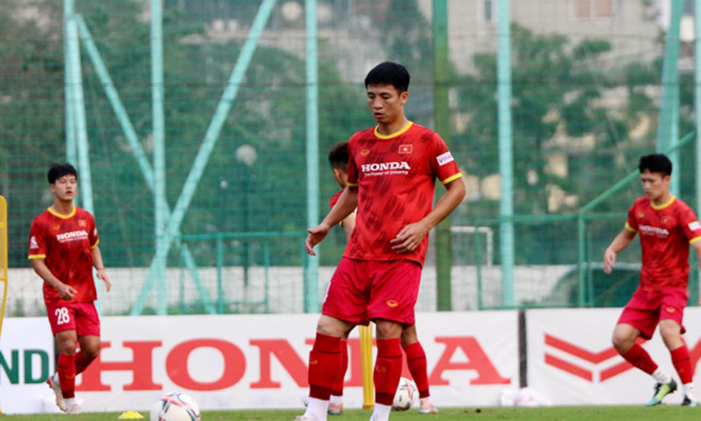 nhóm 7 cầu thủ thuộc CLB Hà Nội và 3 cầu thủ thuộc CLB Topenland Bình Định sẽ lên tập trung cùng đội tuyển sau khi kết thúc trận chung kết Cúp quốc gia 2022