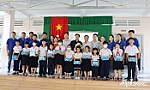 Ngân hàng Bản Việt tặng thiết bị học tập cho Trường Tiểu học Đạo Thạnh