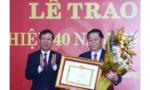 Trao Huy hiệu 40 năm tuổi Đảng tặng đồng chí Nguyễn Trọng Nghĩa