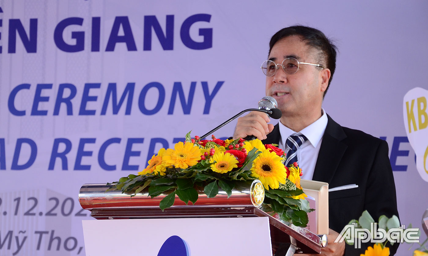 Ông Oh Jung Soo, Tổng Giám đốc Công ty TNHH Genuwin Thới Sơn phát biểu tại Lễ khởi công.