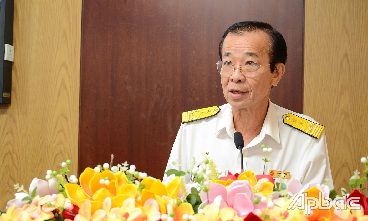 Cục trưởng Cục Thuế tỉnh Tiền Giang Cao Văn Tạo phát biểu tại hội nghị.