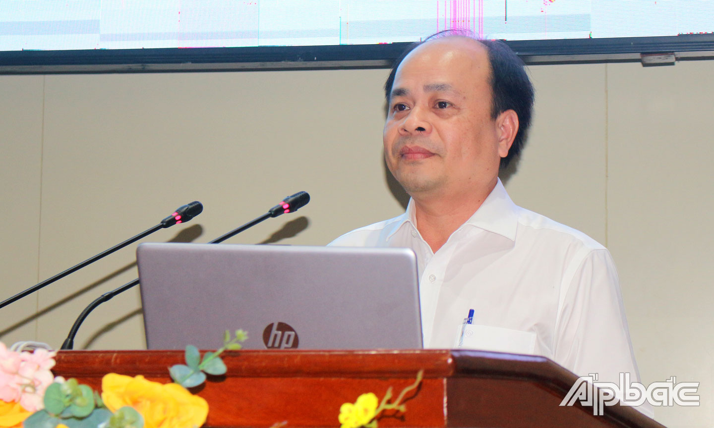Giám đốc Sở Thông tin và Truyền thông tỉnh Tiền Giang Trần Văn Dũng thuyết giảng tại buổi tập huấn.