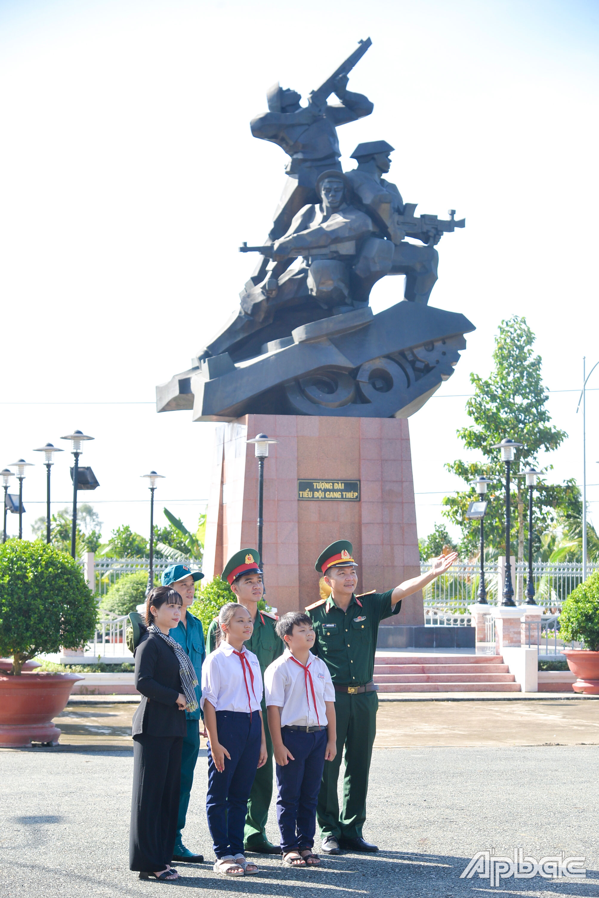 Thế hệ trẻ Tân Phú tự hào về truyền thống quê hương Ấp Bắc anh hùng.