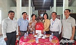 Đại biểu Quốc hội Nguyễn Thanh Cầm thăm, tặng quà gia đình chính sách tại huyện Cai Lậy