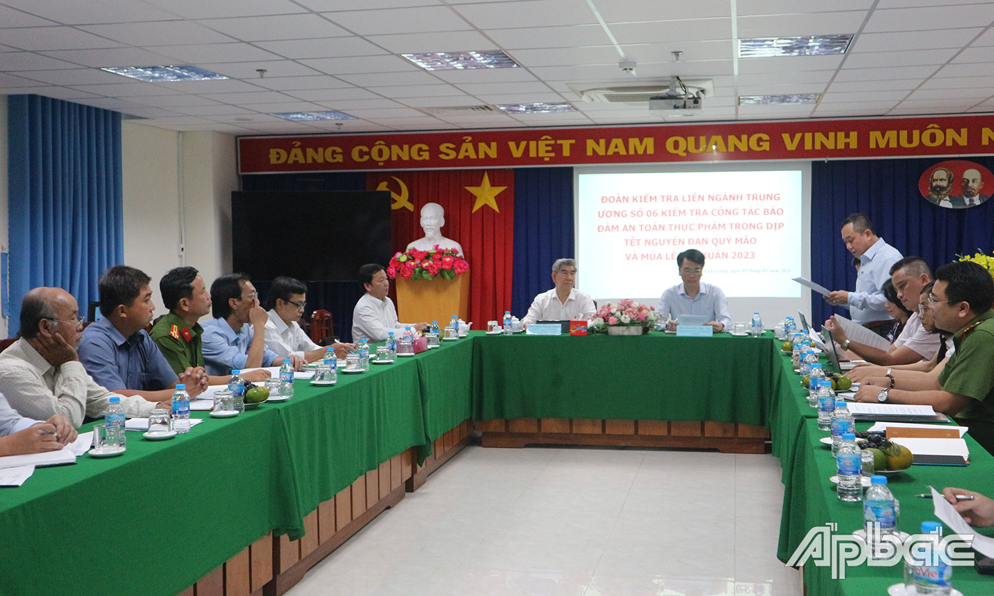 Đoàn kiểm tra liên ngành Trung ương số 6 làm việc với Ban Chỉ đạo về vệ sinh ATTP tỉnh Tiền Giang.