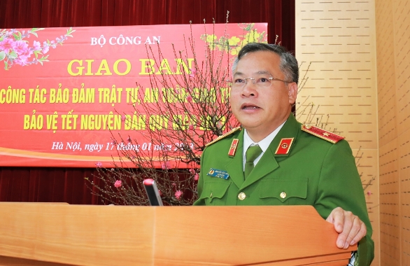 Thứ trưởng Bộ Công an Nguyễn Văn Long phát biểu chỉ đạo tại Hội nghị. Ảnh: P.Anh.