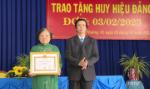 Tỉnh ủy Tiền Giang trao Huy hiệu 55 năm tuổi Đảng cho đồng chí Trần Thị Kim Cúc