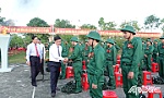 Huyện Cai Lậy và Tân Phú Đông: Giao quân trang trọng, nhanh gọn, an toàn.
