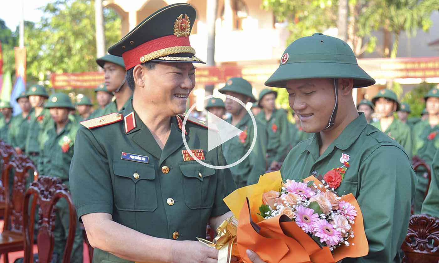 Thanh niên Tiền Giang nô nức lên đường nhập ngũ