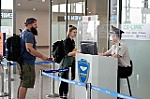 Cần những cán bộ sân bay 'biết mỉm cười' đón khách du lịch