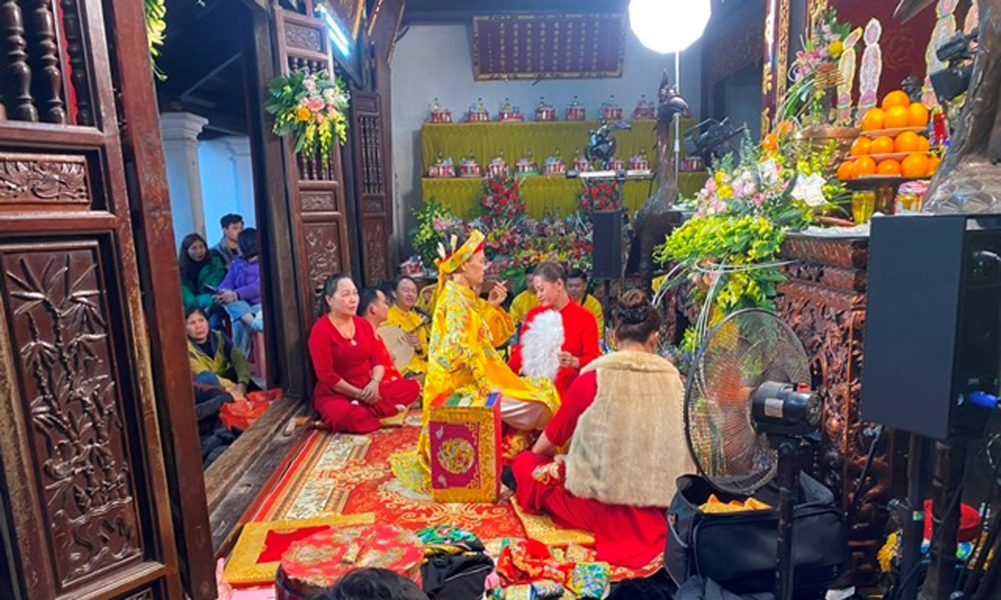 Làm gì để ngăn chặn vấn nạn mê tín dị đoan trên không gian mạng?