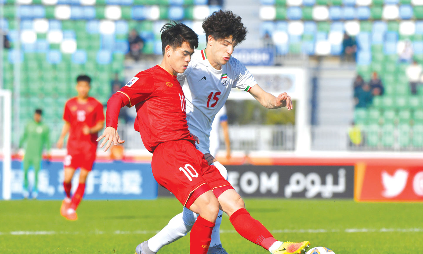 Khuất Văn Khang (áo đỏ) là một trong những cầu thủ chơi nổi bật của U20 Việt Nam.              				                                                                                                                                   Ảnh: Vietnamnet.vn