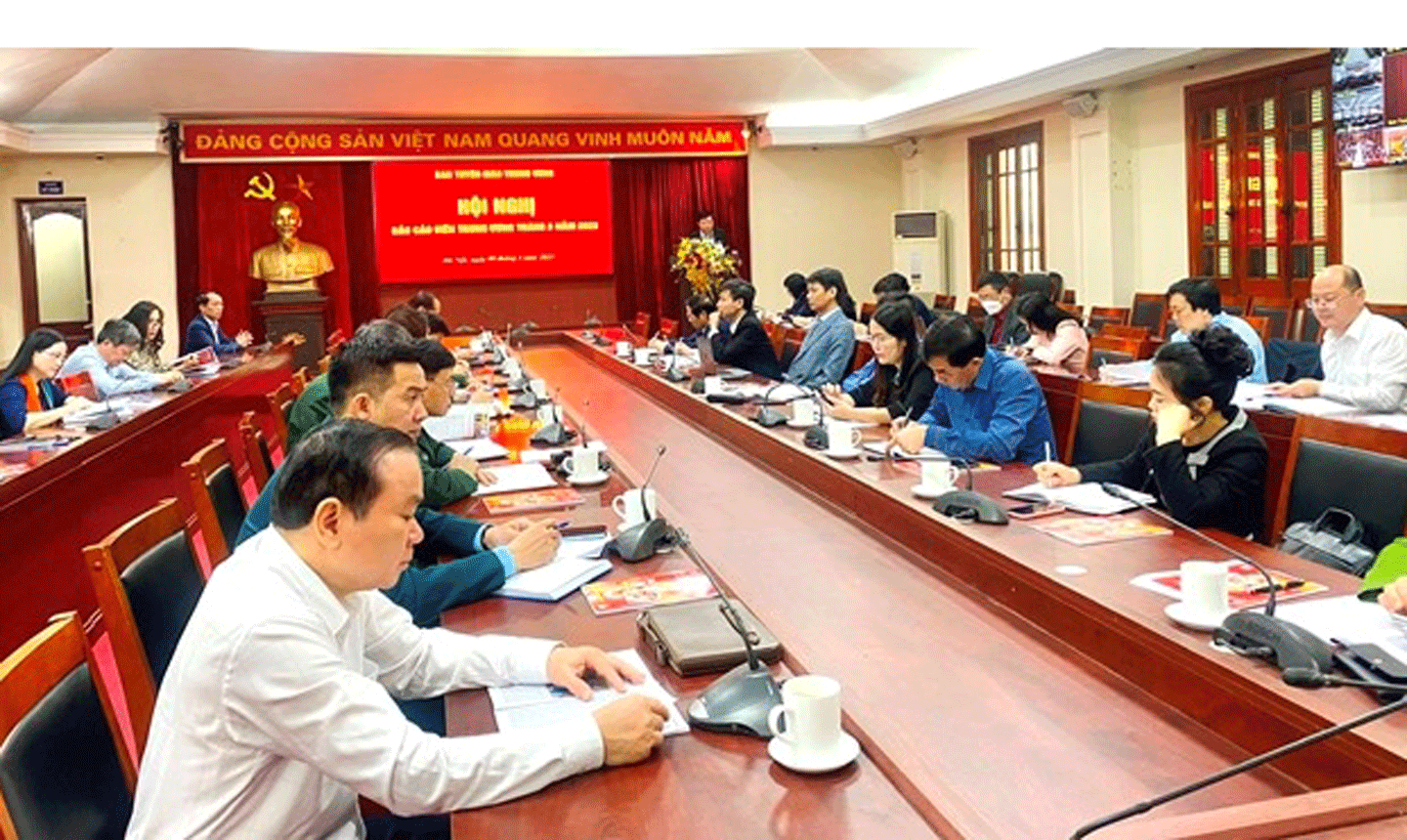 Hội nghị Báo cáo viên tháng 3/2023 tại điểm cầu Hà Nội. 