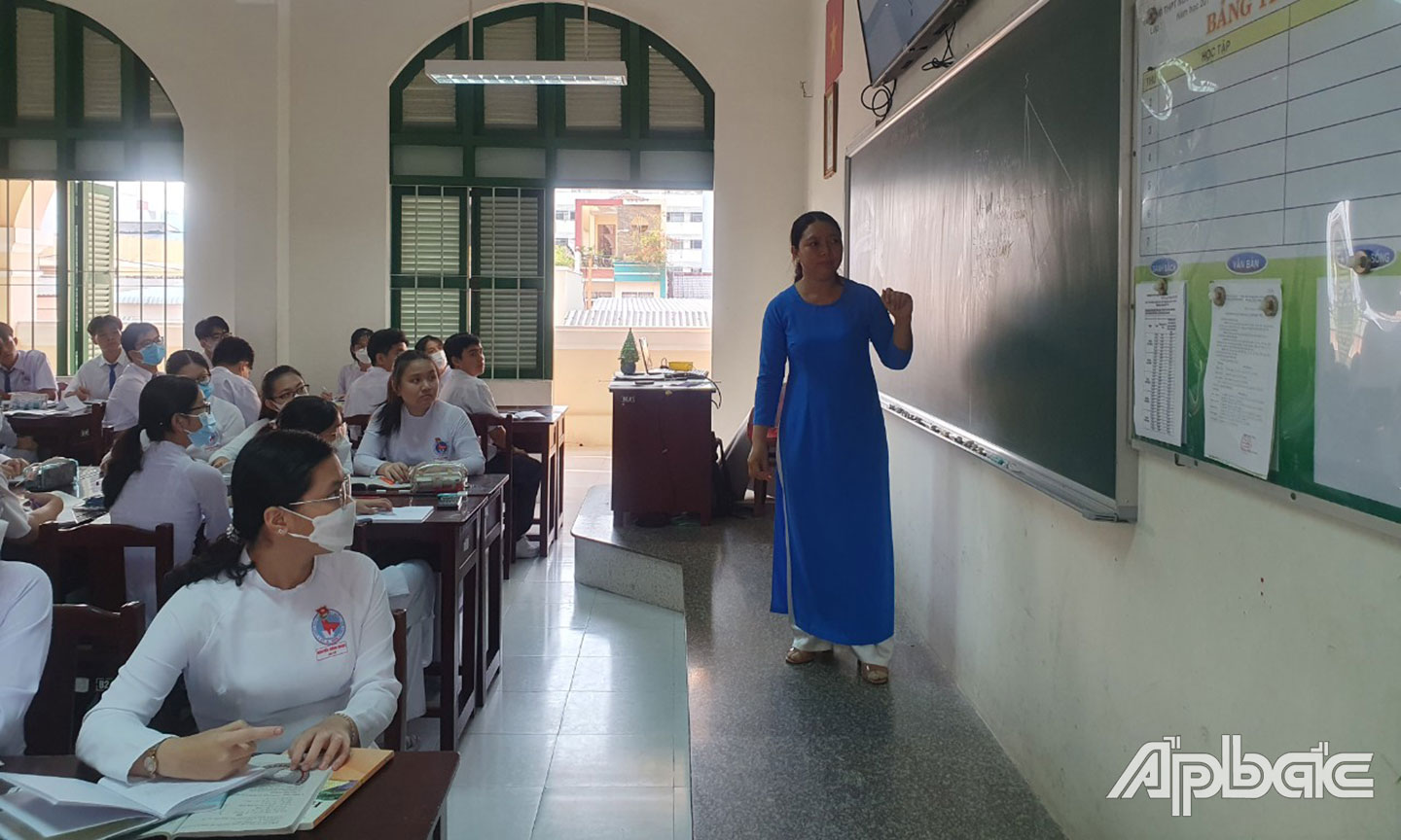 Giáo viên tham gia hội thi giáo viên dạy giỏi cấp tỉnh bậc THPT năm học 2022 - 2023. 