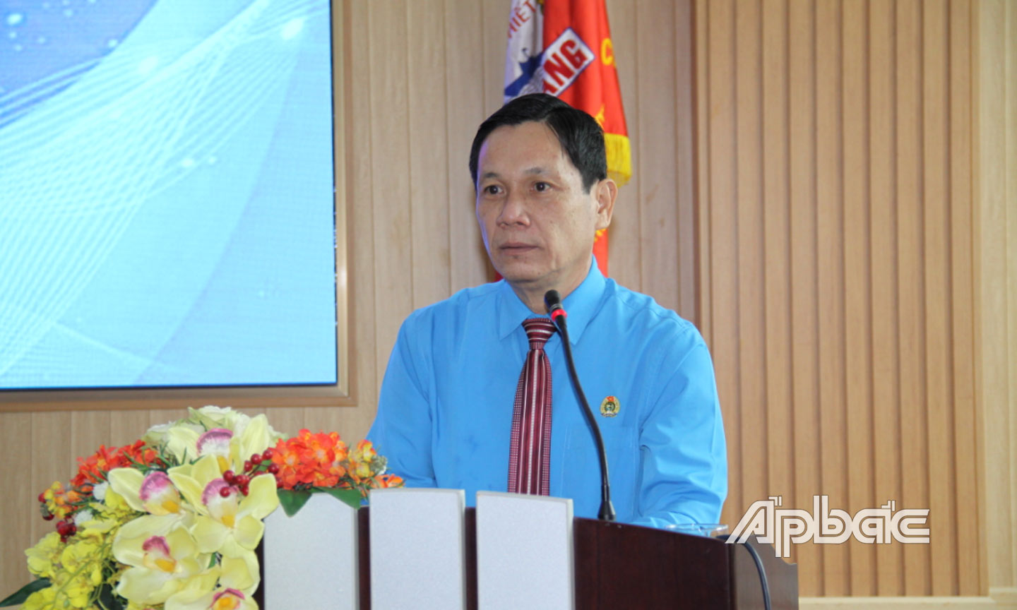 Ông Lê Minh Hùng, Chủ tịch Liên đoàn Lao động tỉnh phát biểu trong Hội nghị.