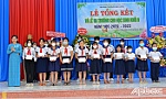 Đồng chí Châu Thị Mỹ Phương dự Lễ tổng kết năm học tại Trường TH&THCS Bàn Long