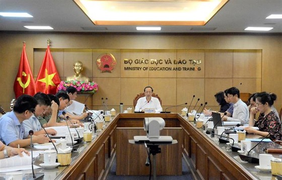 Thứ trưởng Phạm Ngọc Thưởng chủ trì cuộc họp. Ảnh: Moet.gov.vn