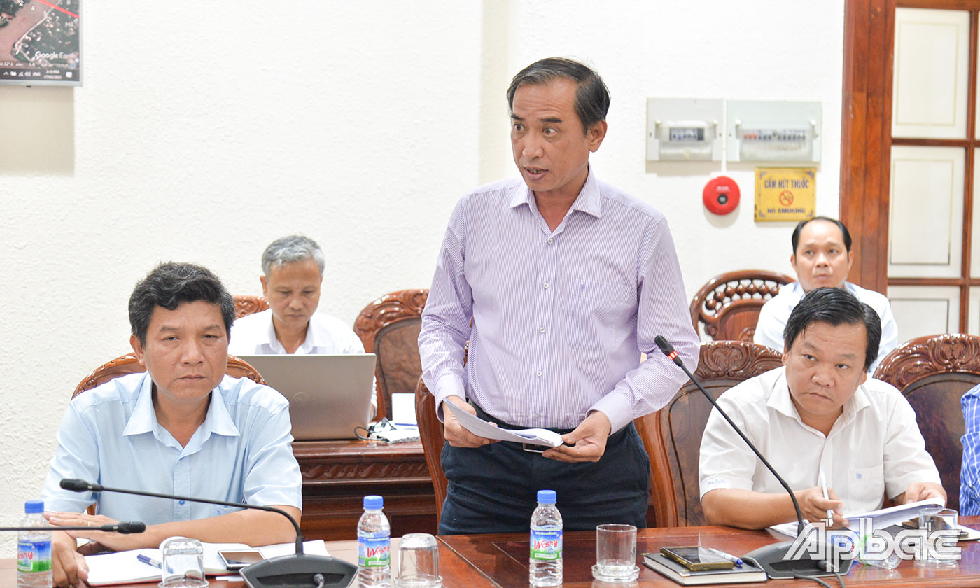 Phó Chủ tịch UBND TP. Mỹ Tho Nguyễn Hữu Đức phát biểu tại buổi tiếp công dân.