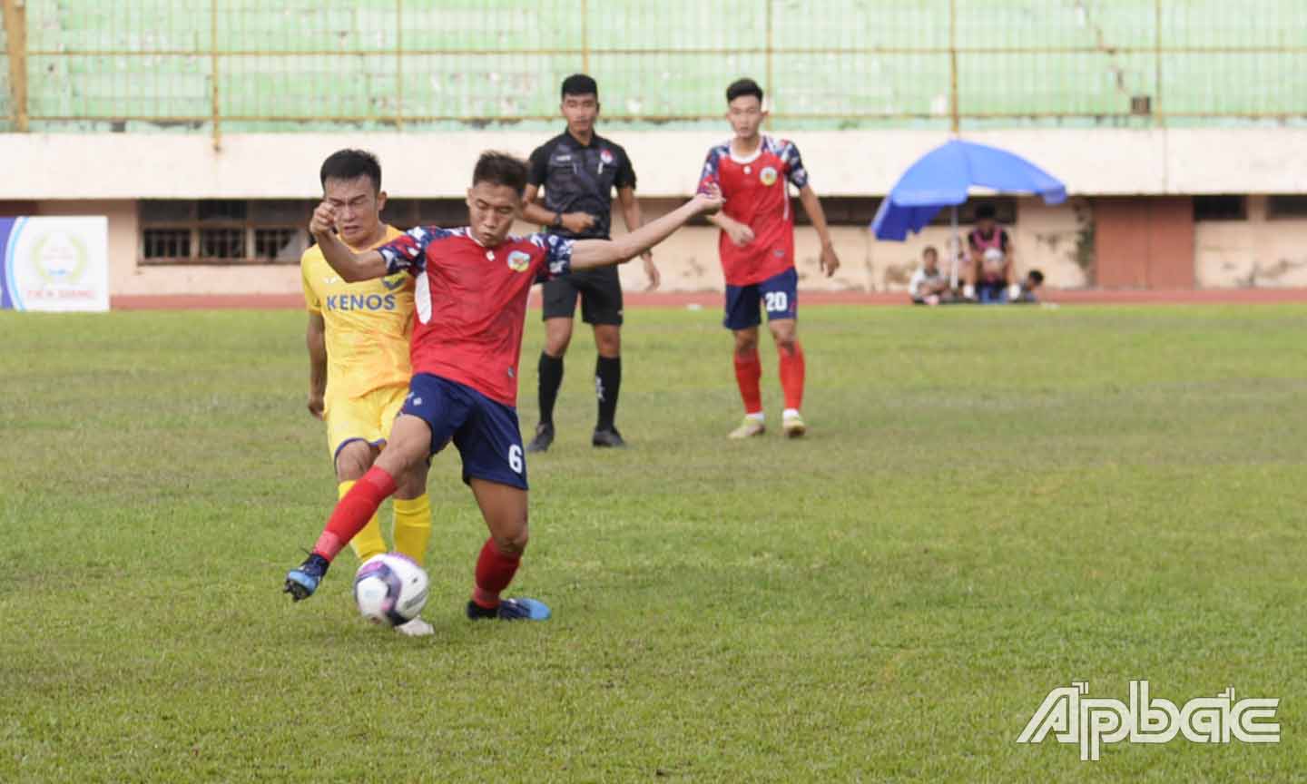 Đội tuyển Bóng đá Tiền Giang thất bại ở trận đầu ra quân.
