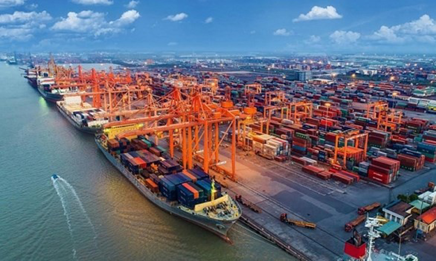 ABO/NDO- Vietnam’s import-export value in the first five months of this year was estimated at 262.54 billion USD, down 14.7% year-on-year, with a trade surplus of 9.8 billion USD, the General Statistics Office (GSO) announced on May 29.