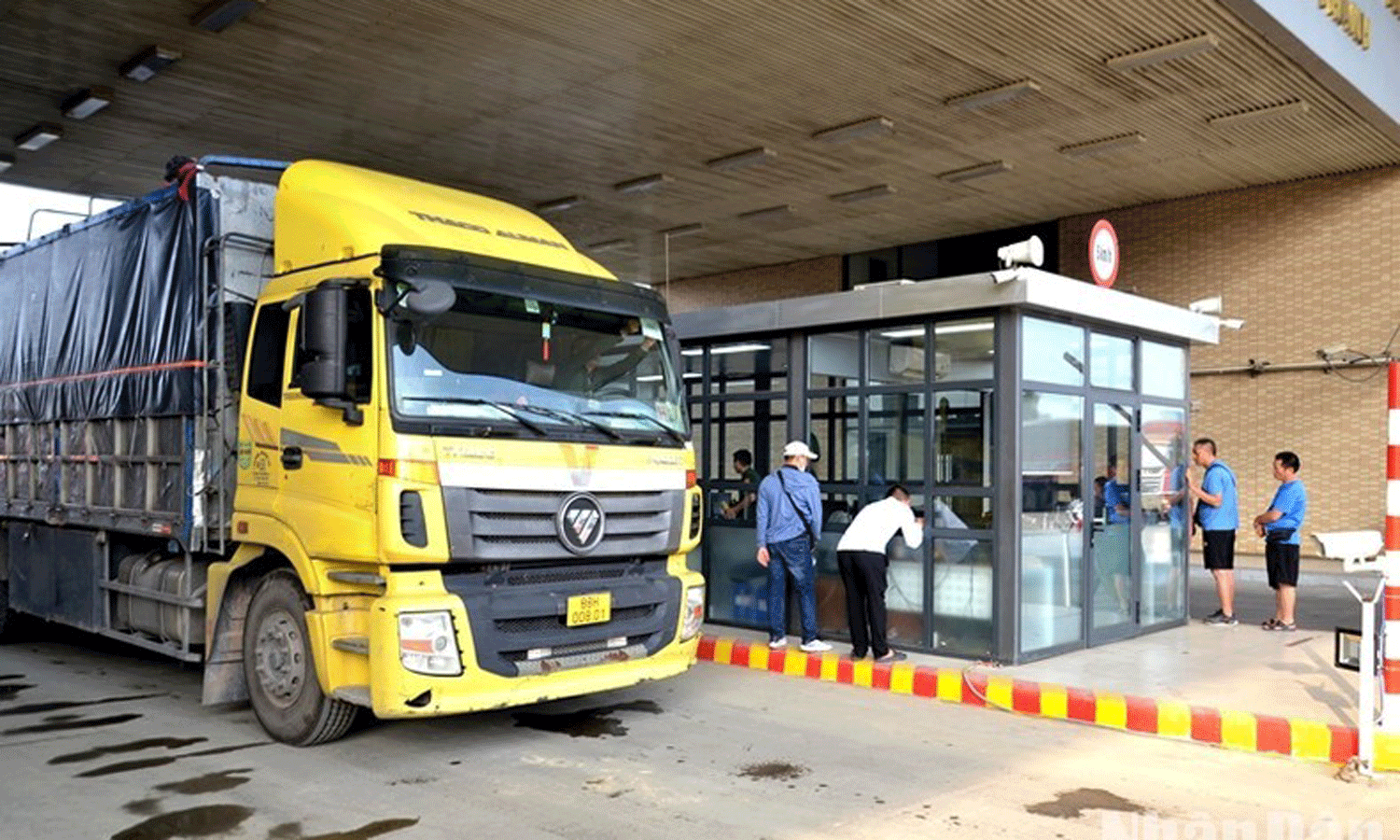 Facilitating export of fresh lychee through Kim Thanh border gate