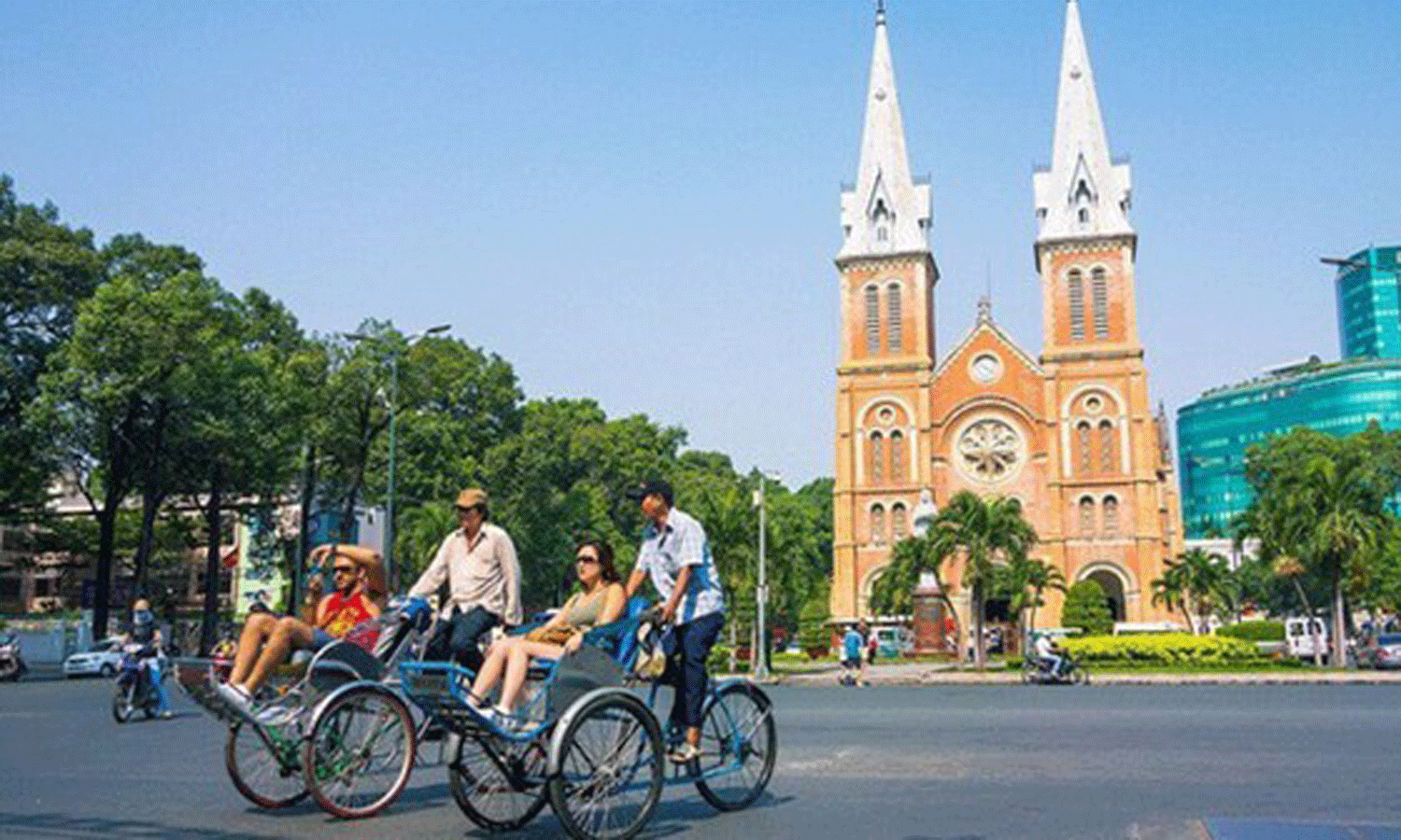 Ho Chi Minh City serves around 960,000 visitors in our-day National Day break. (Photo: Ministry of Culture, Sports and Tourism).
