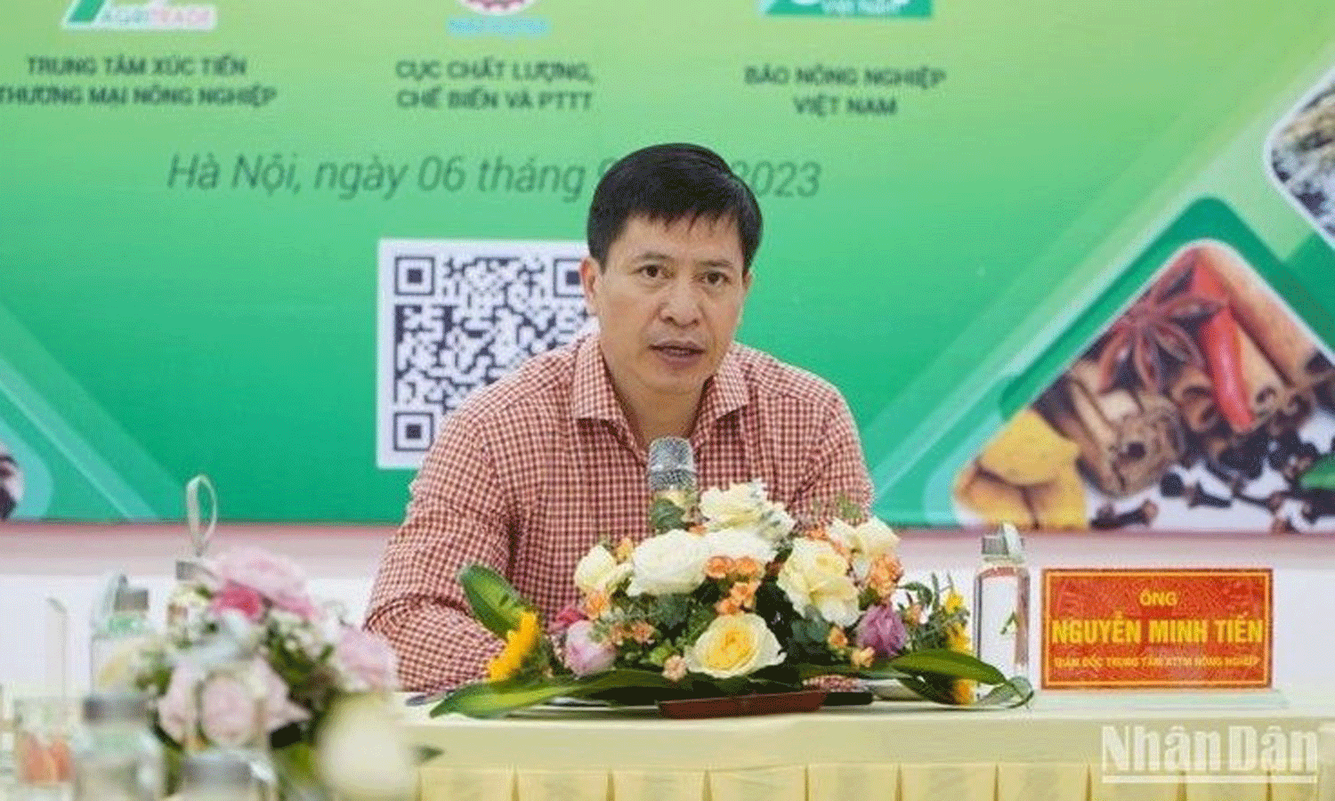 Director of the Vietnam Trade Promotion Centre for Agriculture Nguyen Minh Tien speaking at the press conference (Photo: NDO).