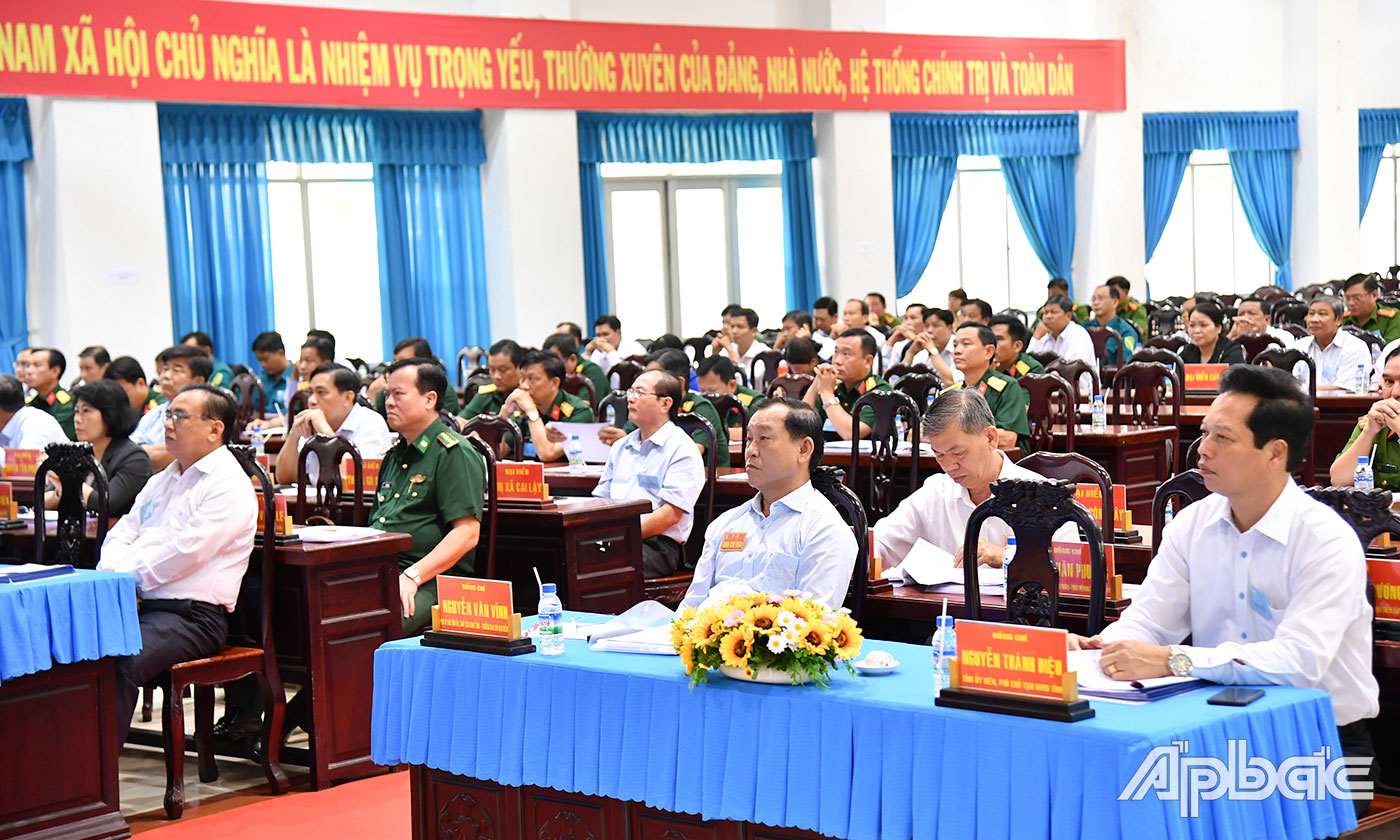 Đại biểu tham quan Diễn tập khu vực phòng thủ huyện Châu Thành.