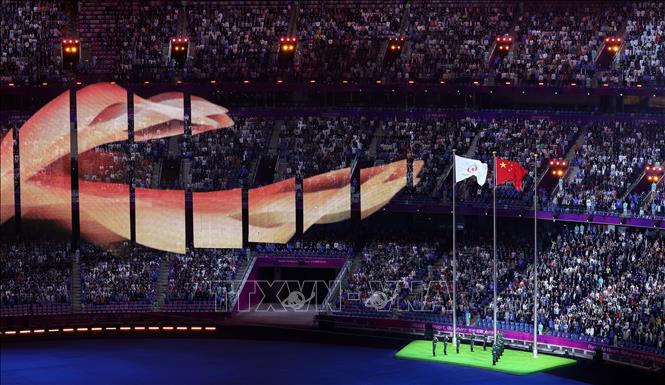 2023年亞洲運動會閉幕式在杭州奧林匹克體育場舉行的中國升旗典禮。 照片：THX/TTXVN