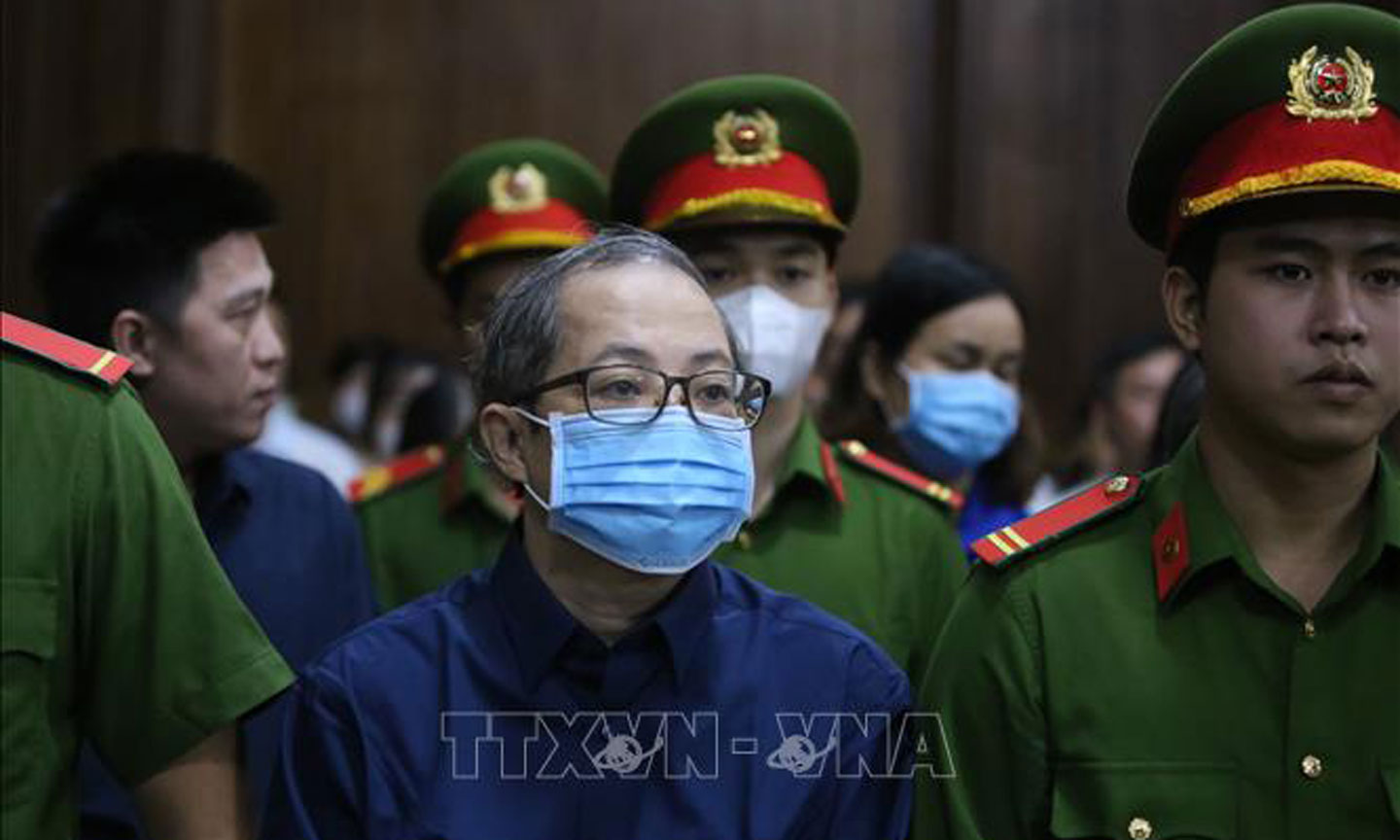 Cựu Giám đốc Bệnh viện thành phố Thủ Đức Nguyễn Minh Quân bị đề nghị 21 - 23 năm tù