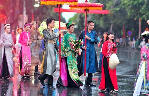 Việt Nam có rất nhiều lễ hội mang ý nghĩa tốt đẹp mà không hề kém cạnh về độ hấp dẫn, sôi nổi với các lễ hội của phương Tây.  Ảnh minh họa: toquoc.vn 