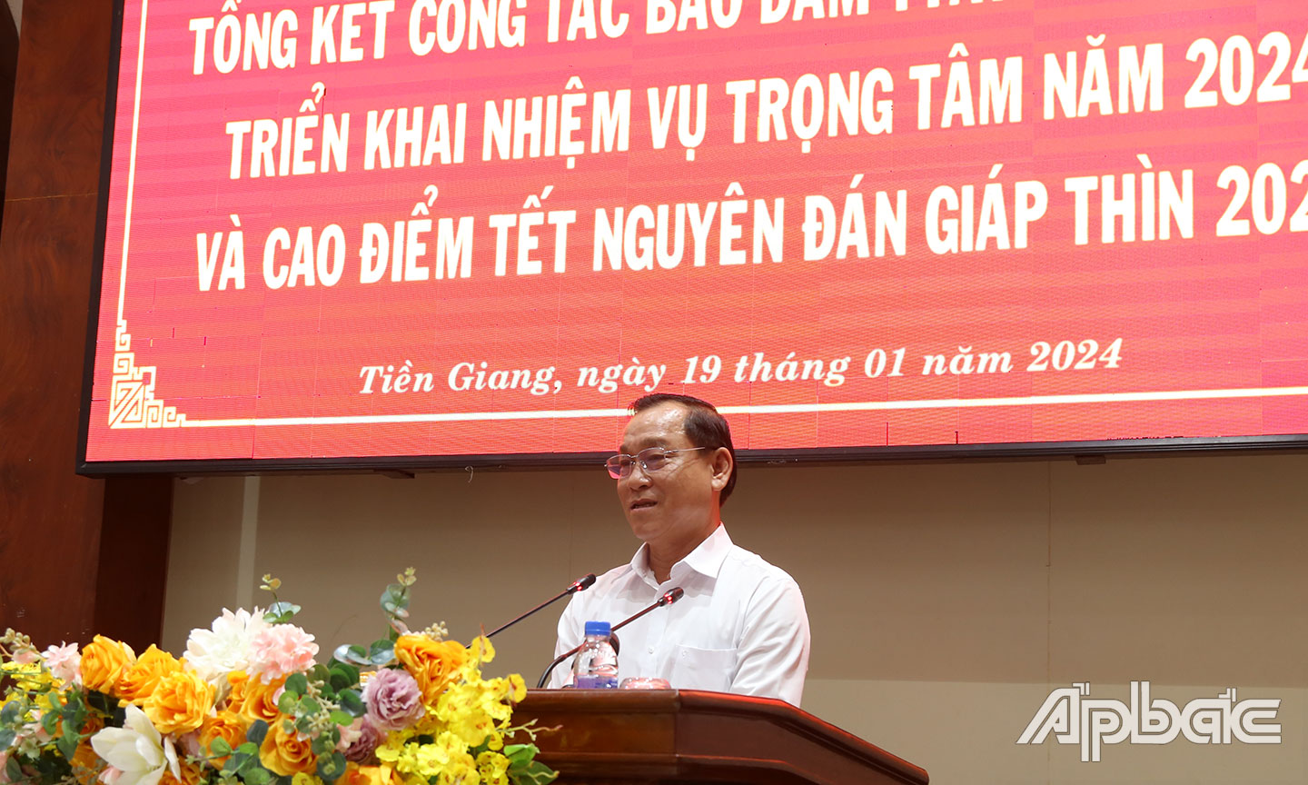 Đồng chí Nguyễn Văn Vĩnh phát biểu chỉ đạo.
