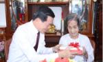 Bí thư Tỉnh ủy Đồng Nai thăm, tặng quà cụ bà 119 tuổi