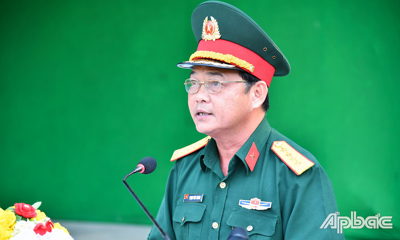 Đại tá Phạm Văn Thanh, Ủy viên Ban Thường vụ Tỉnh ủy, Chỉ huy trưởng Bộ CHQS tỉnh Tiền Giang phát biểu tại buổi lễ.