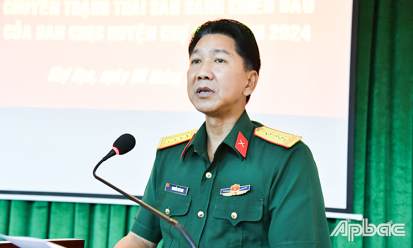 Đại tá Nguyễn Chí Linh, Phó Tham mưu trưởng Quân khu 9 phát biểu kết luận kiểm tra. 