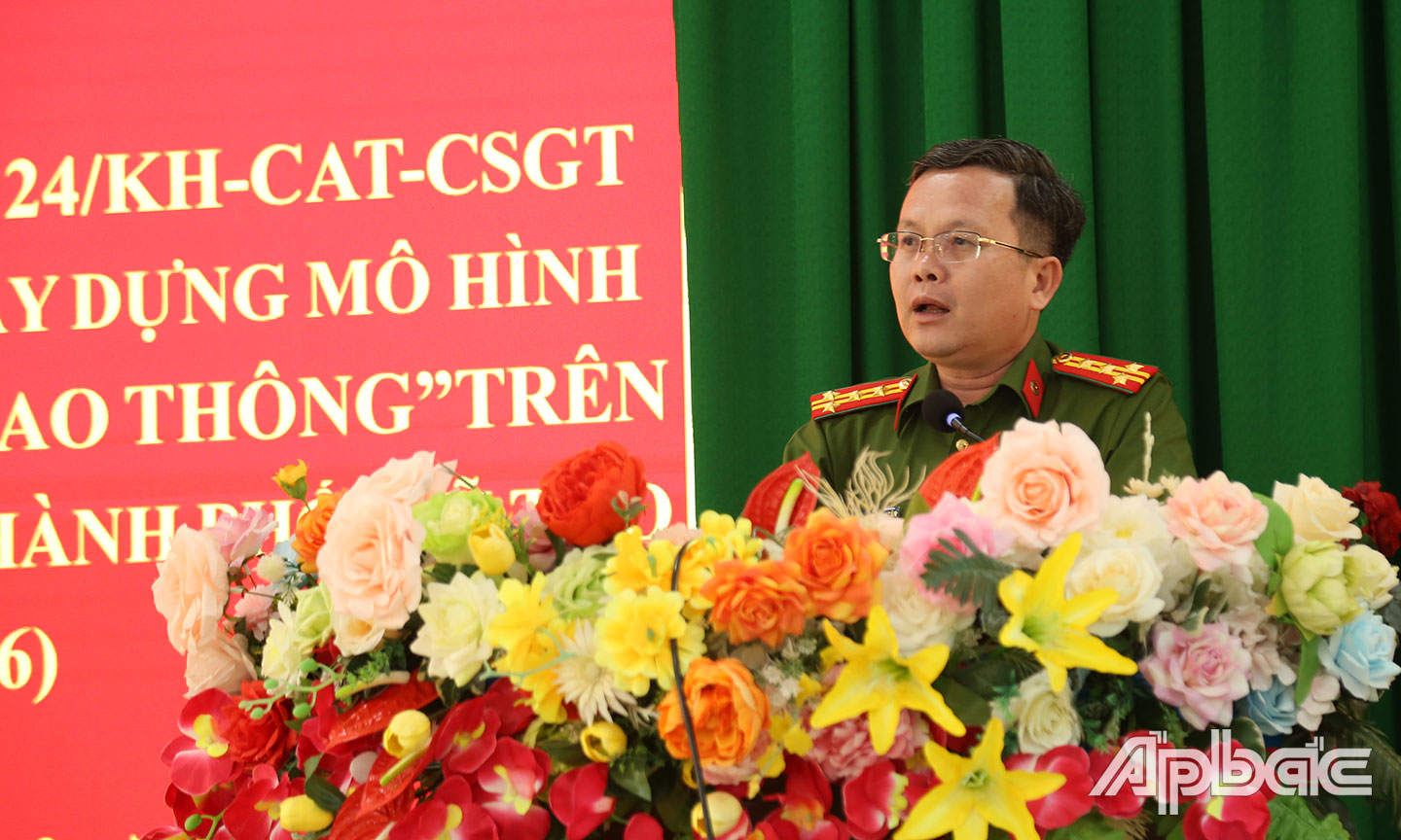 Đại tá Nguyễn Minh Tân chỉ đạo tại hội nghị.