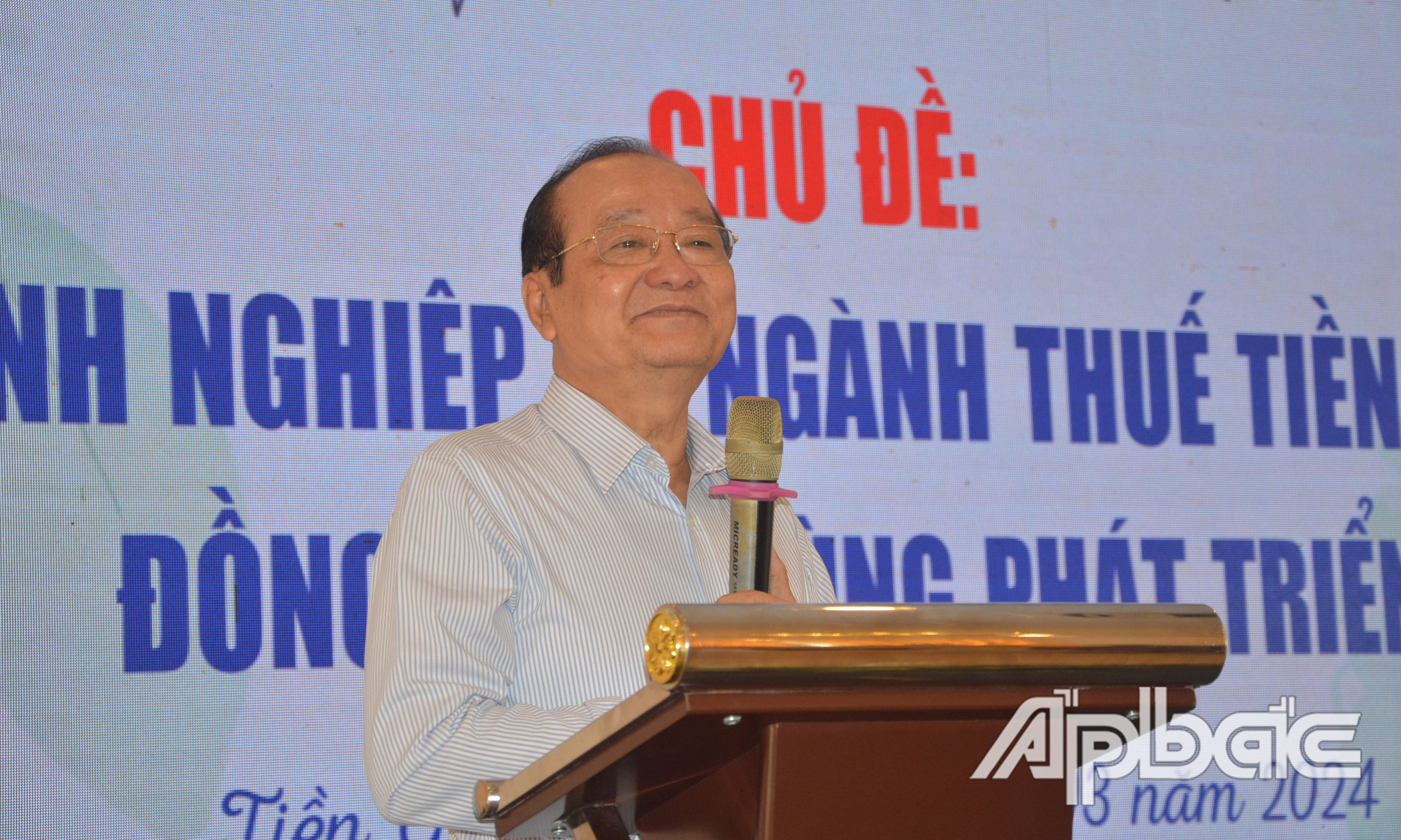 Tiến sĩ Trần Thanh Đức phát biểu tại khai mạc buổi Cà phê Doanh nhân.