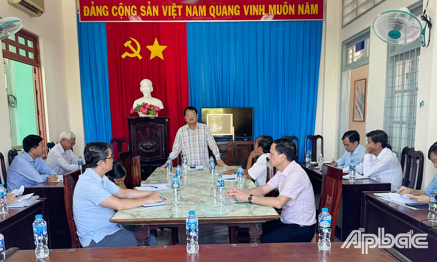  Phó Chủ tịch UBND tỉnh Tiền Giang Phạm Văn Trọng chủ trì cuộc họp giải quyết kiến nghị, khó khăn, vướng mắc của người dân. 