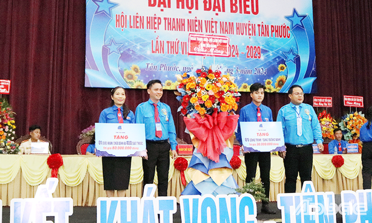Ban Thường vụ Tỉnh Đoàn – Ban Thư Ký Ủy ban Hội tỉnh Tiền Giang tặng thanh niên Tân Phước 2 công trình thanh niên