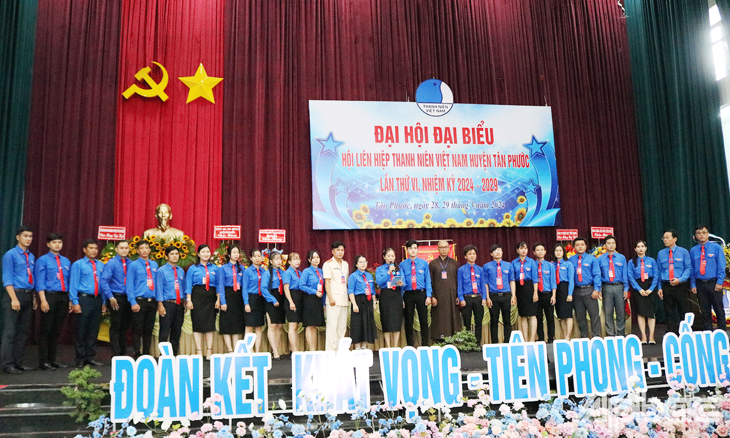 Ủy ban Hội LHTN huyện Tân Phước, nhiệm kỳ 2024 – 2029 ra mắt tại Đại hội