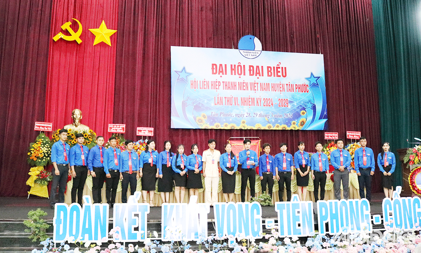 Đoàn đại biểu dự Đại hội Hội LHTN tỉnh Tiền Giang lần thứ VII, nhiệm kỳ 2024 – 2029 ra mắt