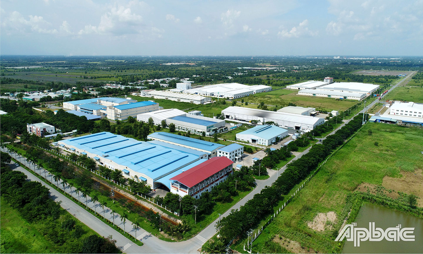 Khu vực huyện Tân Phước đang có nhiều dư địa, tiềm năng lớn cho phát triển công nghiệp. (Trong ảnh: Khu công nghiệp Long Giang). 					                     Ảnh: Lập Đức