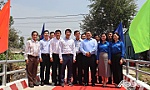 Trung ương Đoàn dự khánh thành cầu và tặng công trình nước ngọt cho vùng hạn, mặn tại Tiền Giang
