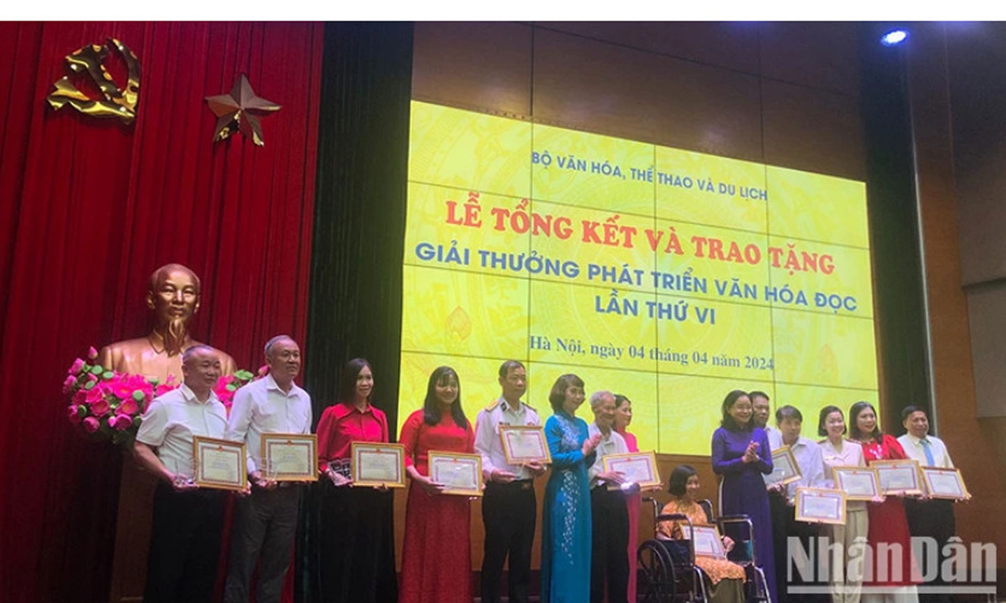 Các cá nhân nhận giải thưởng Phát triển Văn hóa đọc lần thứ VI.