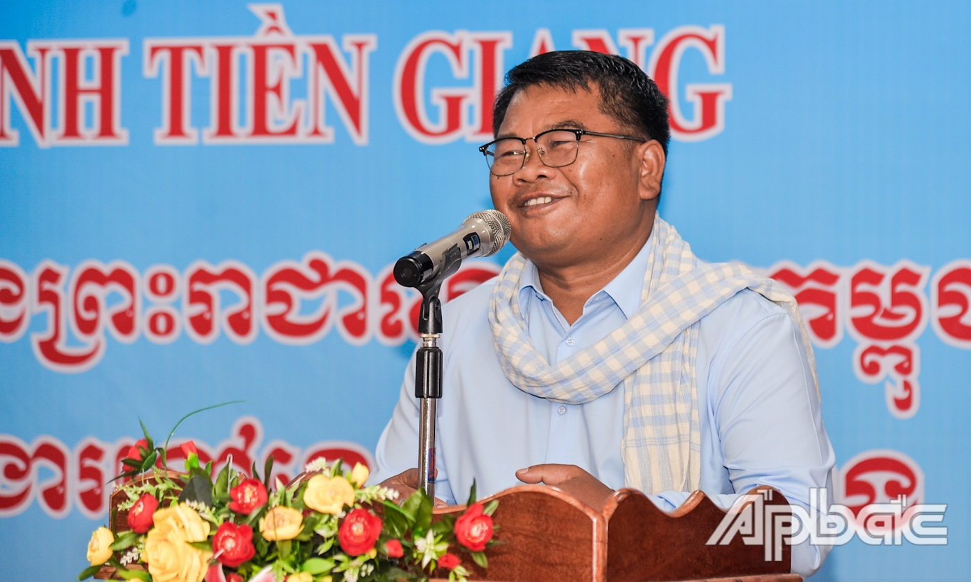 Ngài Run Sary, Phó Tỉnh trưởng tỉnh Pursat phát biểu tại buổi tiễn đoàn.