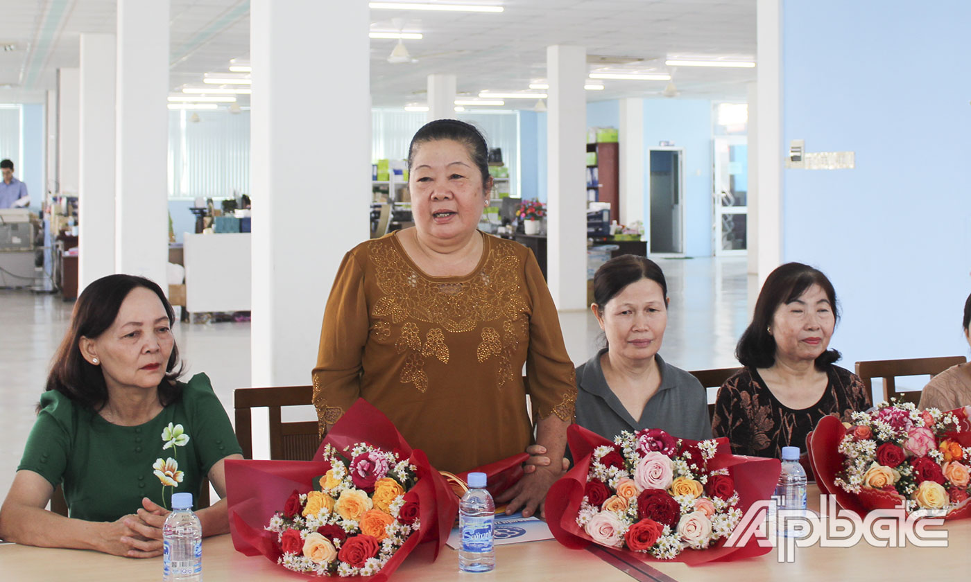 Đại diện người lao động nhận quyết định hưu trí bày tỏ niềm tri ân sâu sắc đối với Công ty TNHH Sản xuất Chế biến Nông thủy sản Xuất khẩu Thuận Phong ty 