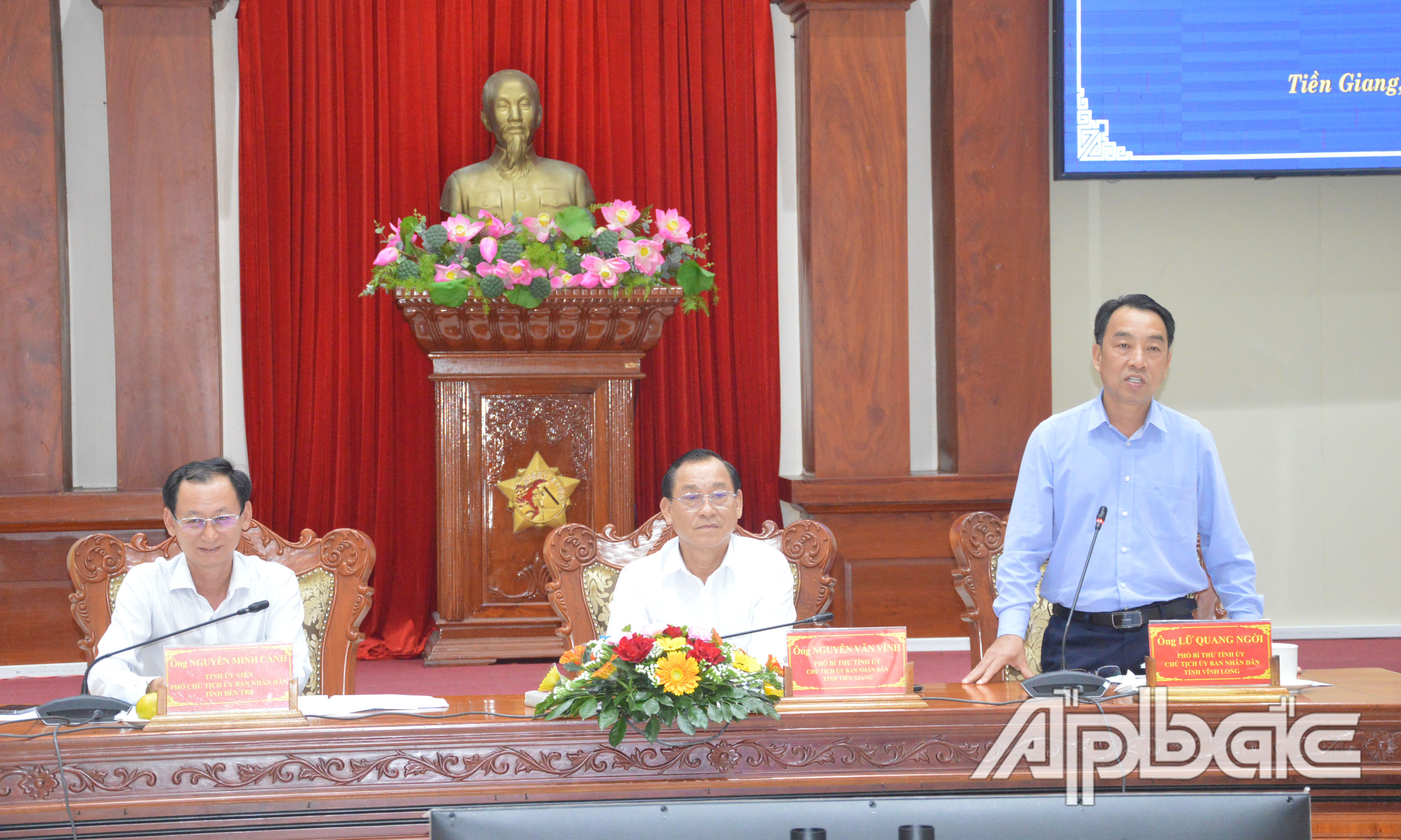 Đồng chí Lữ Quang Ngời phát biểu tại hội nghị.