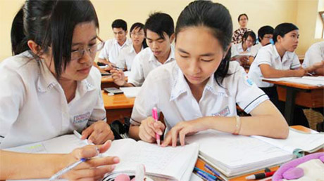 Học sinh đang ôn tập chuẩn bị thi tốt nghiệp. Ảnh: tuoitre.vn